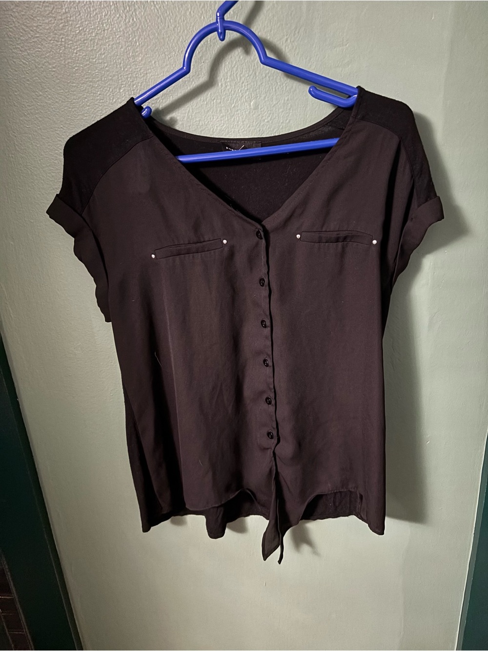 Black Short-Sleeve Button-Front Tie Hem Blouse